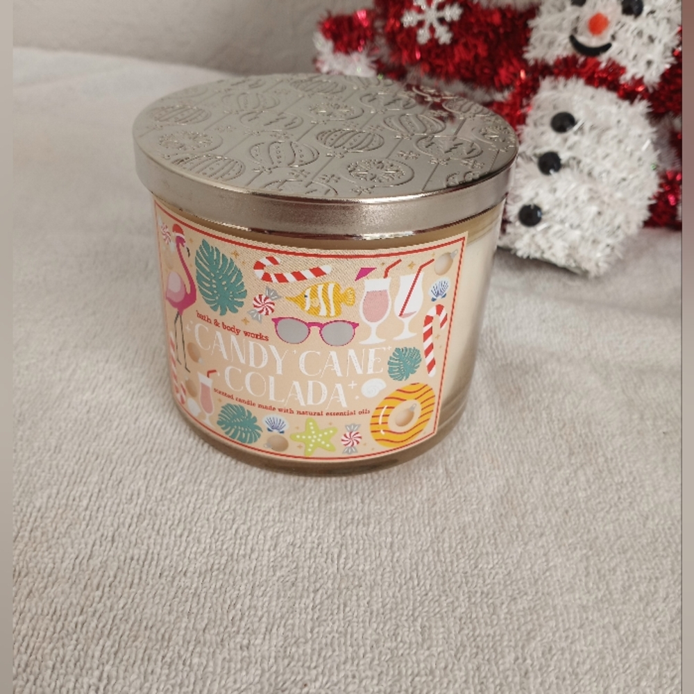 Bath and Body Works Candy Cane Colada 3 Wick Candle NWT